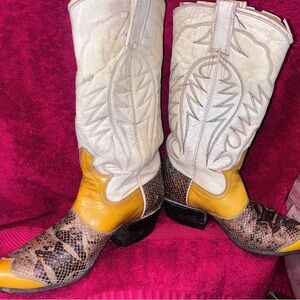 Wrangler Snakeskin Cowboy Boots in Cream and Brown